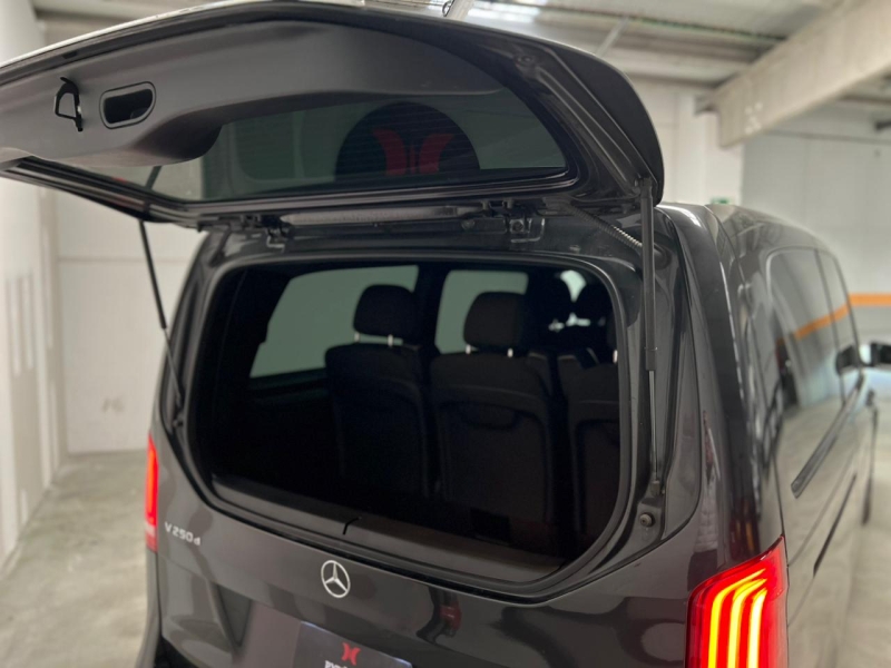Mercedes Benz Class V 250d - 2024