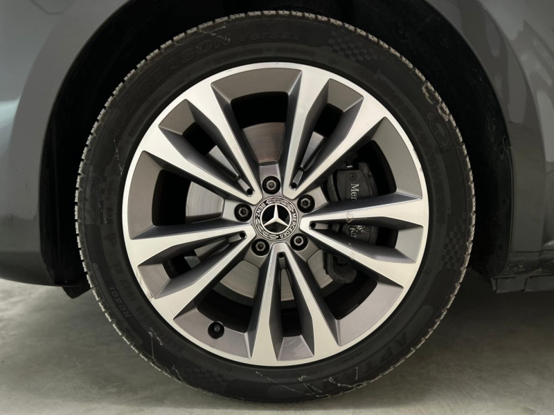Mercedes Benz Class V 250d - 2024