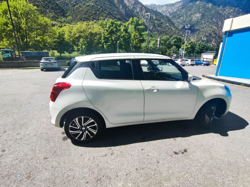 Suzuki Swift 4x4 / 1.2 / Petrol hybrid / 2020