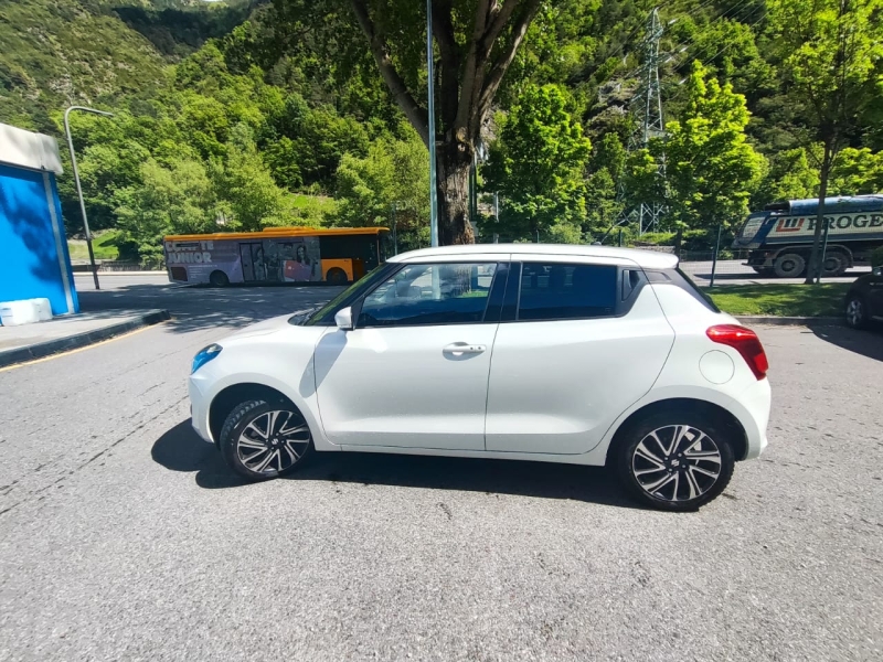 Suzuki Swift 4x4 / 1.2 / Petrol hybrid / 2020