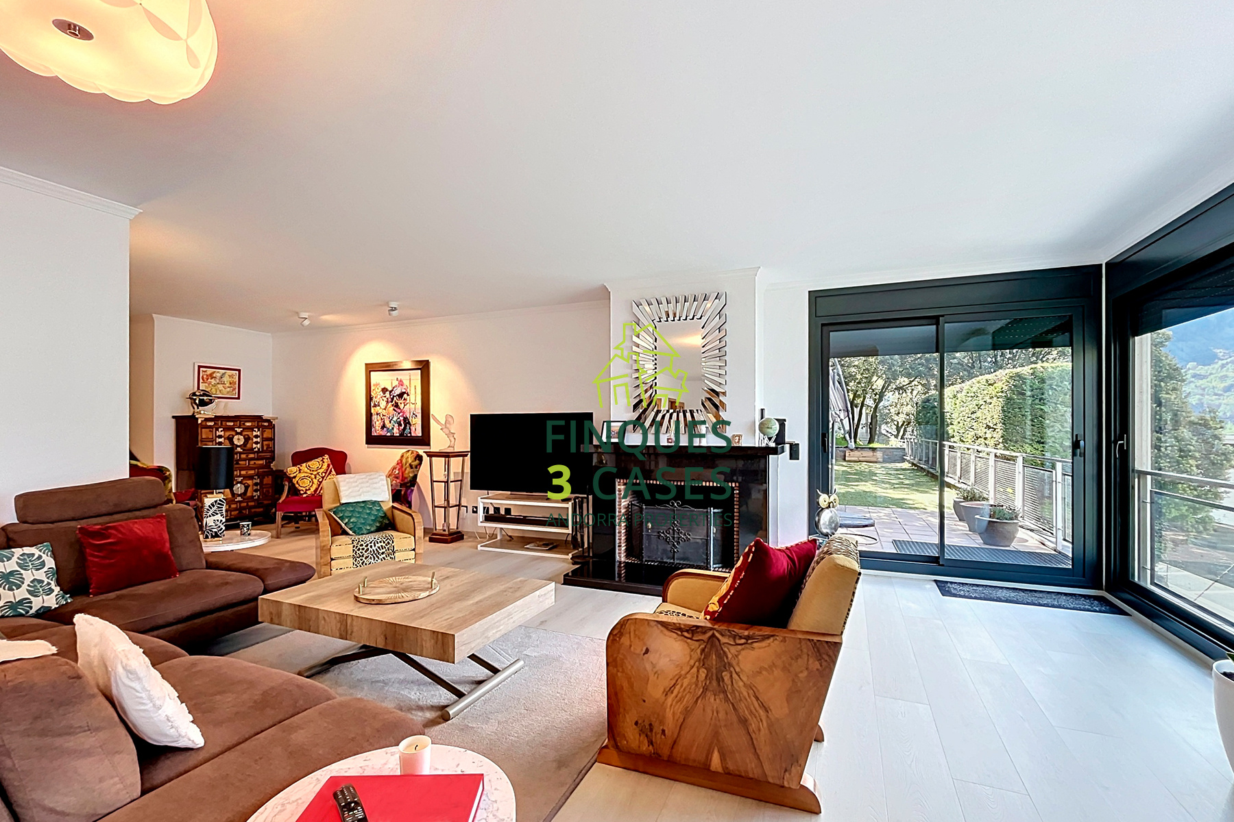 Discover this impressive villa located in a