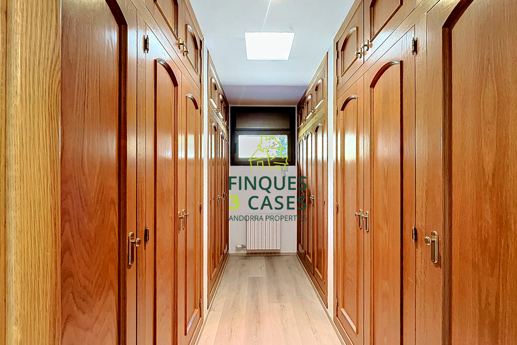 Discover this impressive villa located in a