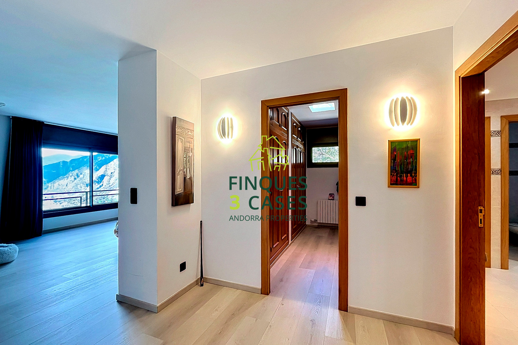 Discover this impressive villa located in a