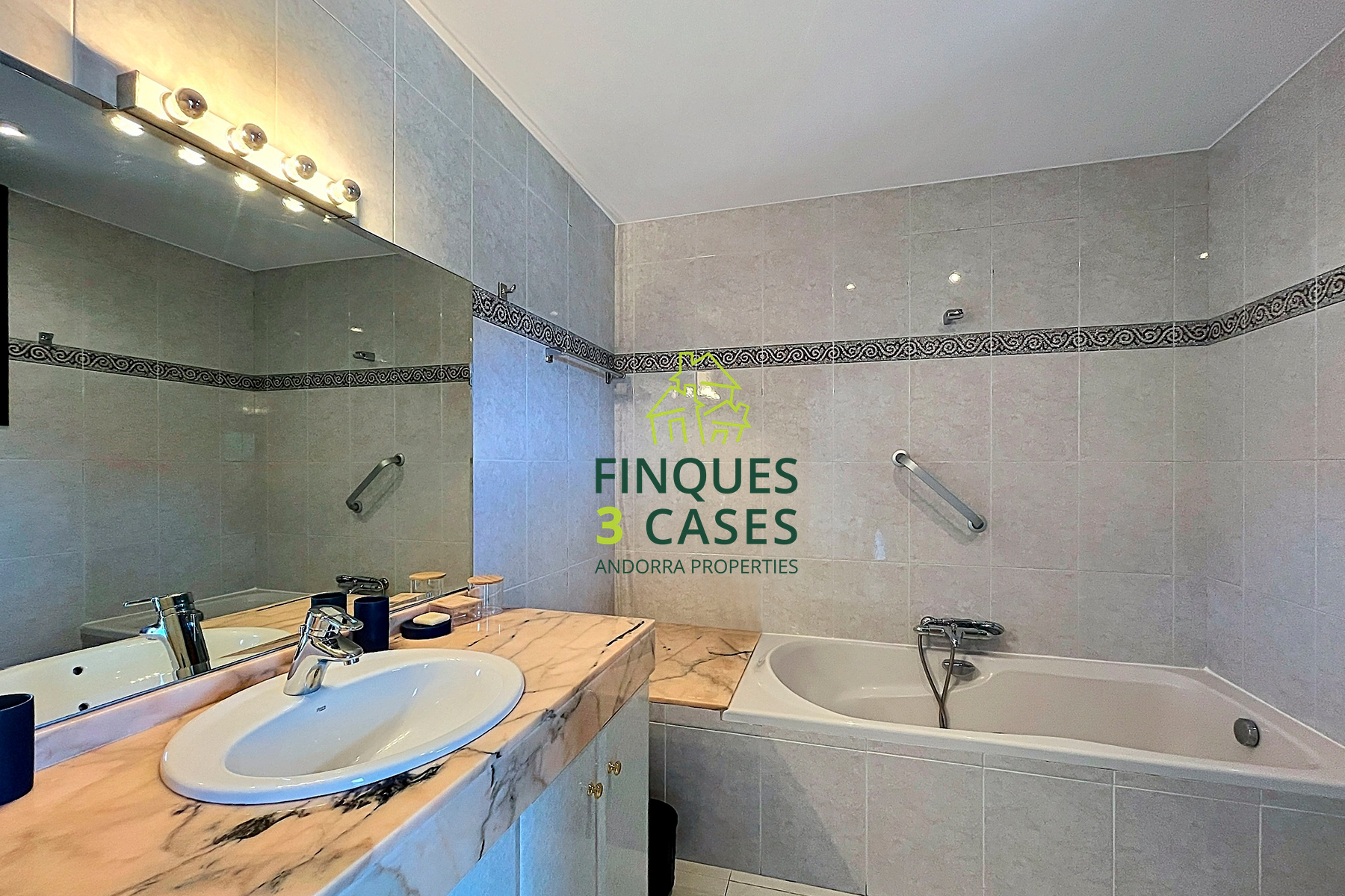 Discover this impressive villa located in a