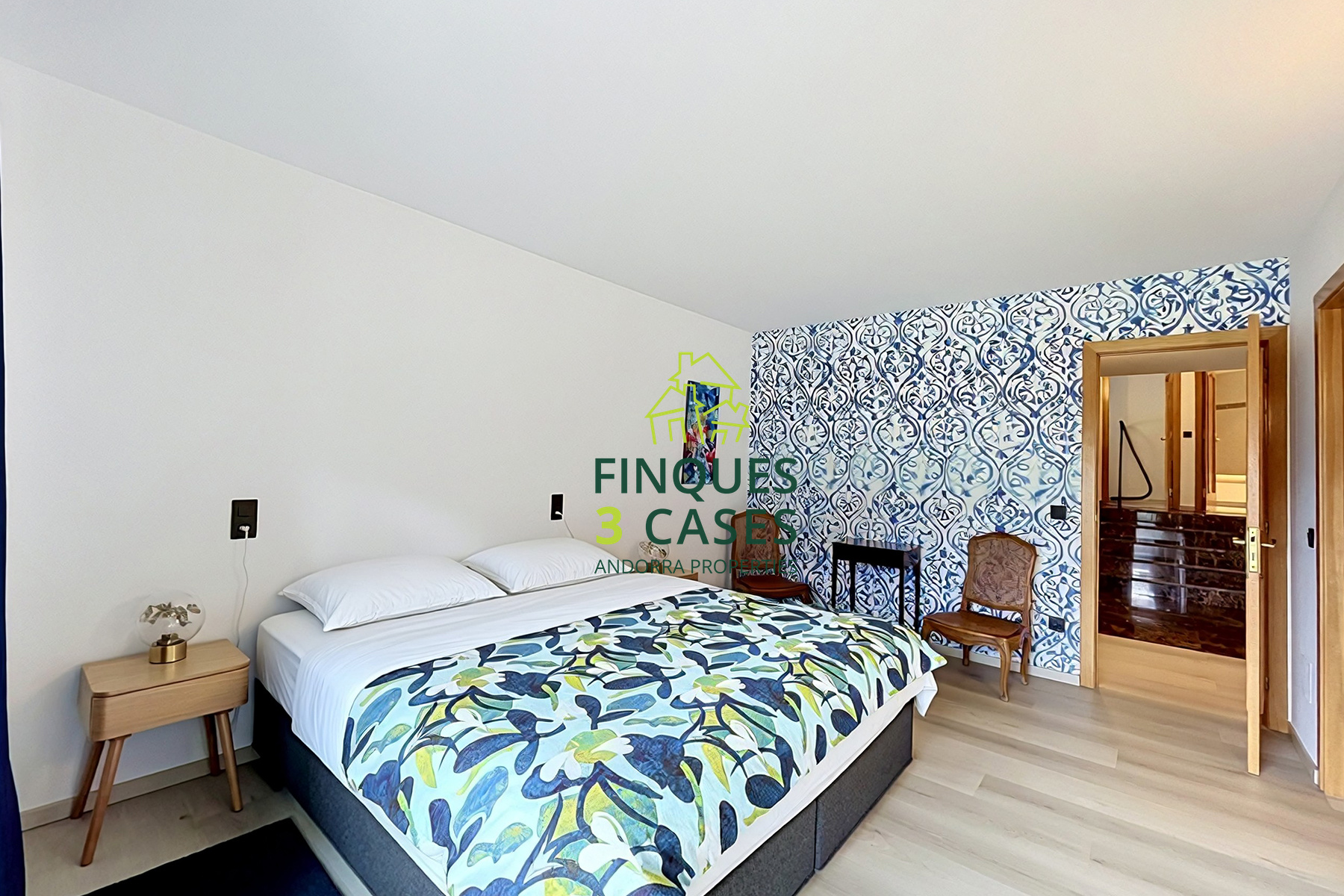 Discover this impressive villa located in a