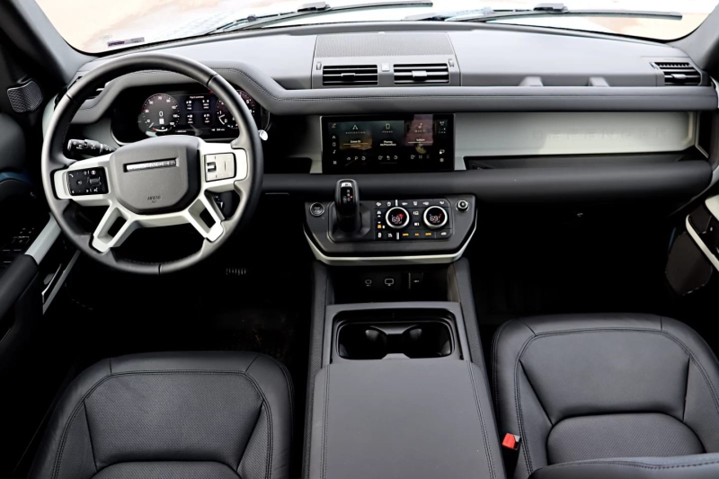 LAND ROVER DEFENDER