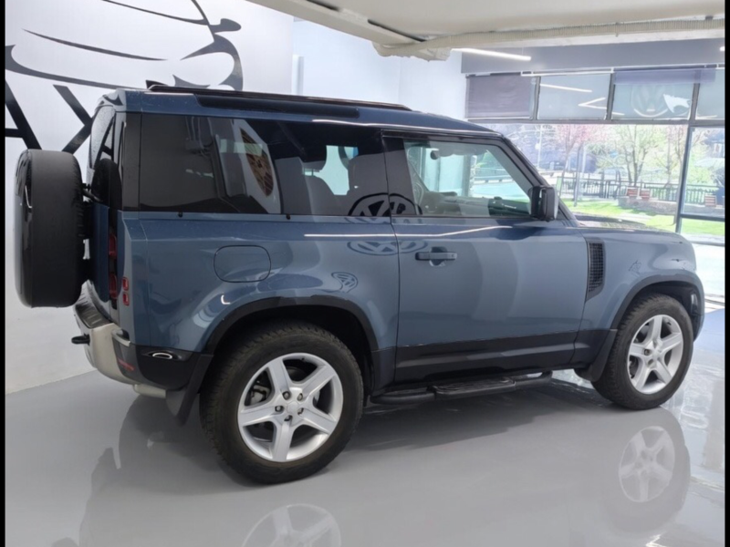LAND ROVER DEFENDER
