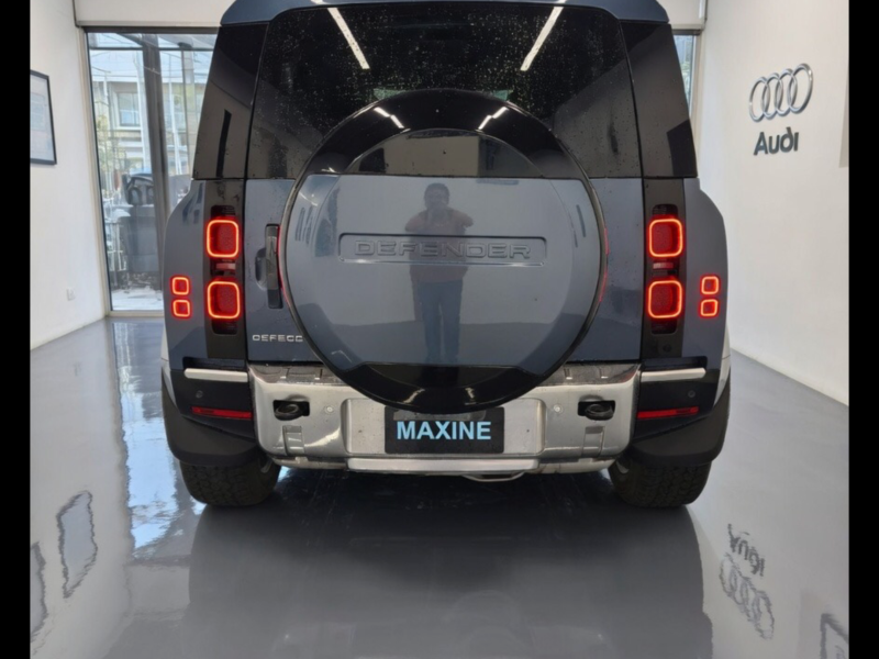 LAND ROVER DEFENDER