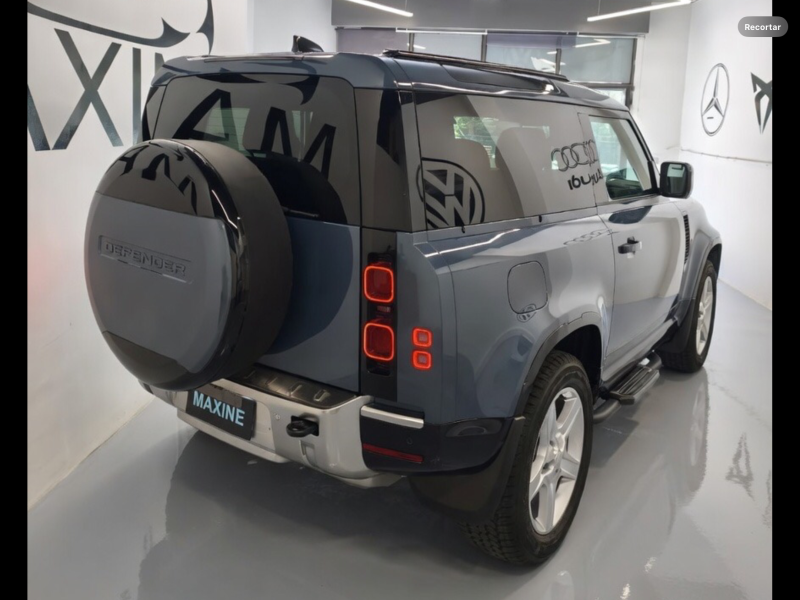 LAND ROVER DEFENDER