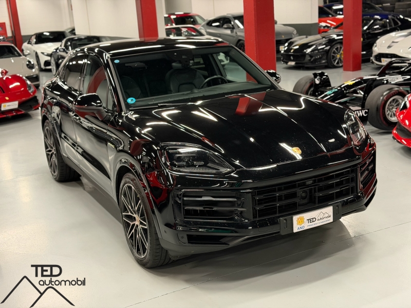 Porsche Cayenne Coupe E-Hybrid 470cv