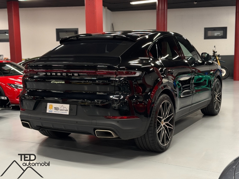 Porsche Cayenne Coupe E-Hybrid 470cv