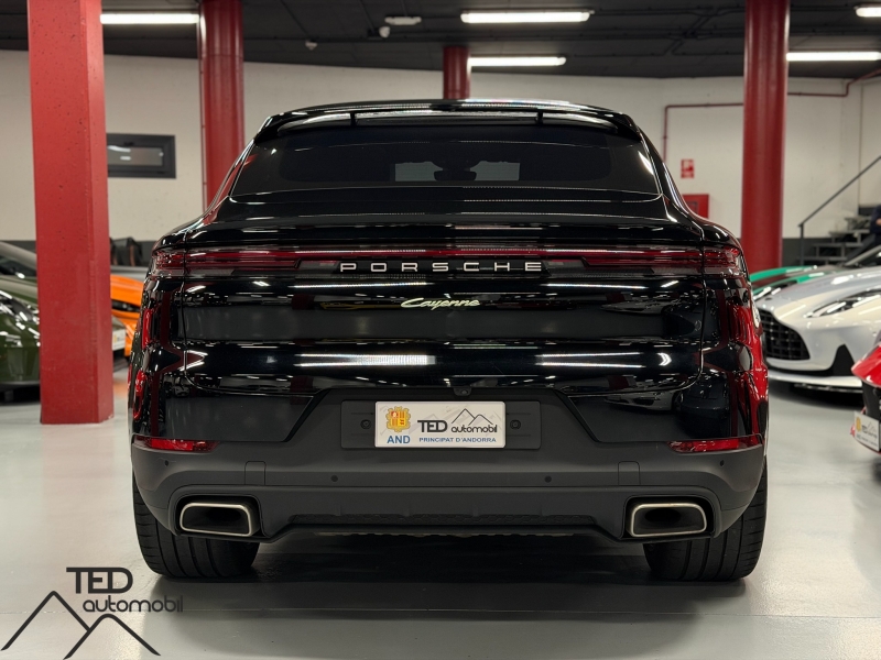Porsche Cayenne Coupe E-Hybrid 470cv