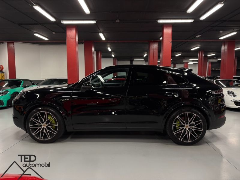 Porsche Cayenne Coupe E-Hybrid 470cv