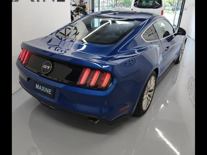 FORD MUSTANG 5.0 V8