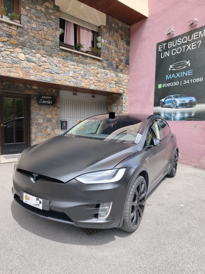 TESLA MODEL X P90D 7 SEATS