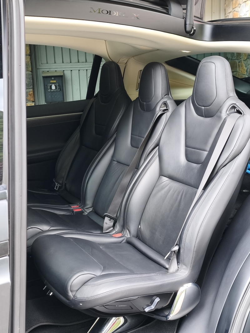 TESLA MODEL X P90D 7 SEATS