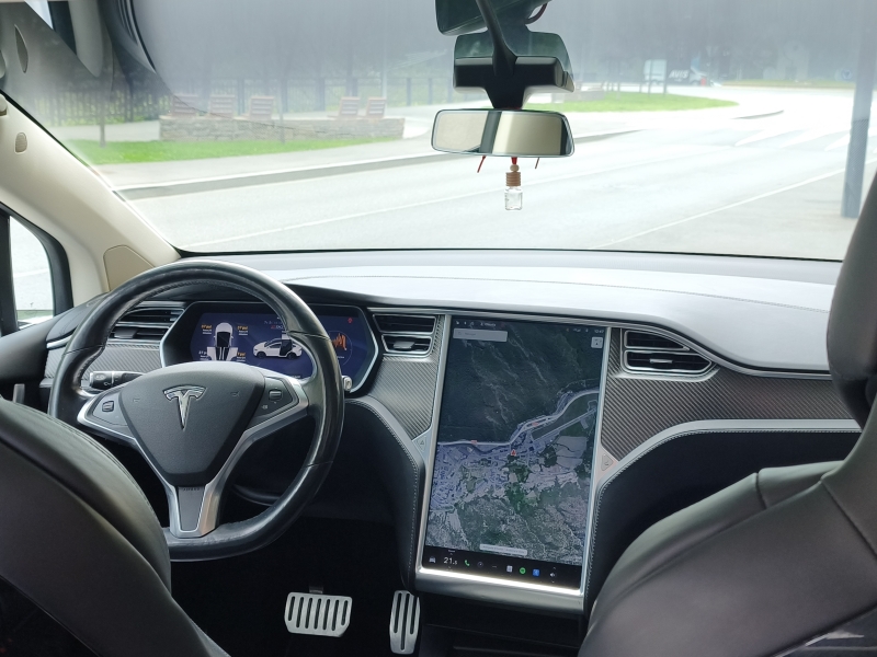TESLA MODEL X P90D 7 SEATS
