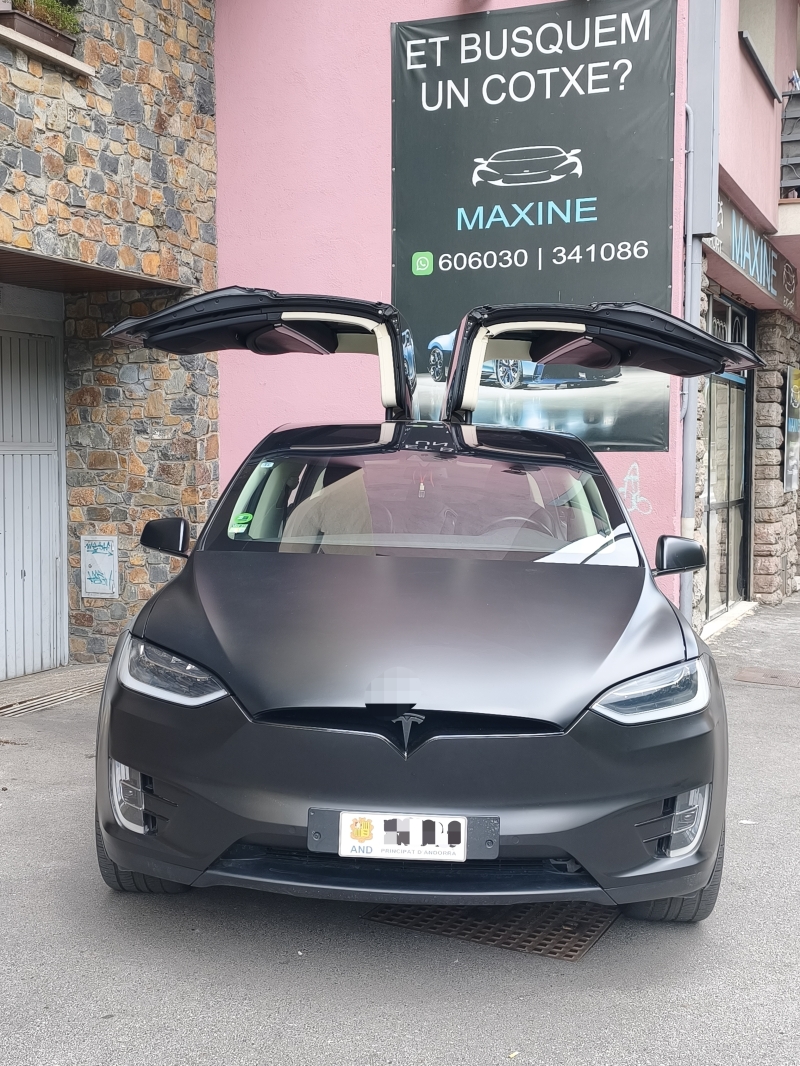 TESLA MODEL X P90D 7 SEATS