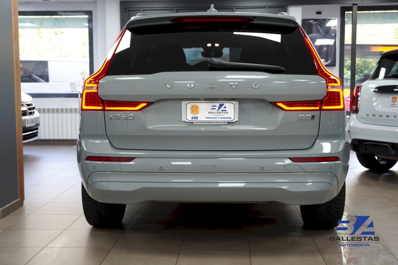 VOLVO XC60 B5 AWD 250 HP