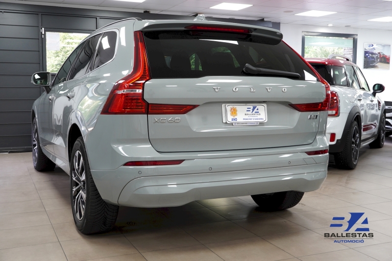VOLVO XC60 B5 AWD 250 HP