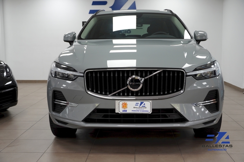 VOLVO XC60 B5 AWD 250 HP