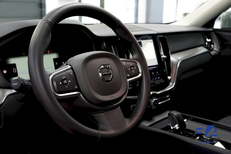VOLVO XC60 B5 AWD 250 HP