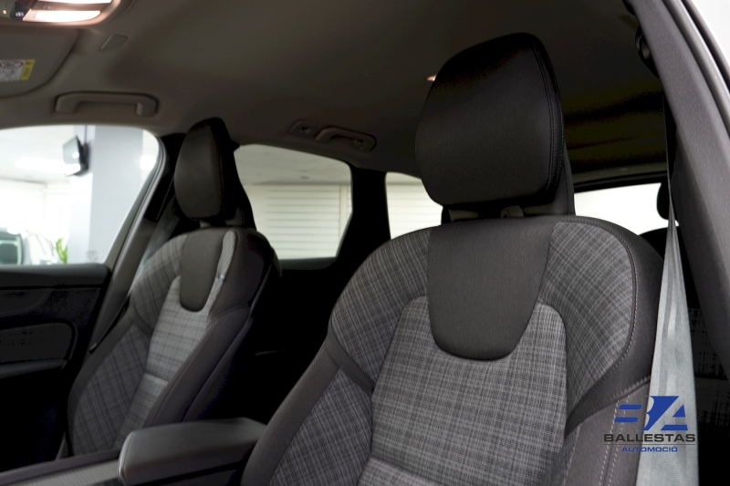 VOLVO XC60 B5 AWD 250 HP