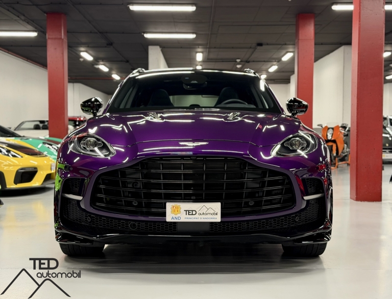 Aston Martin DBX 707