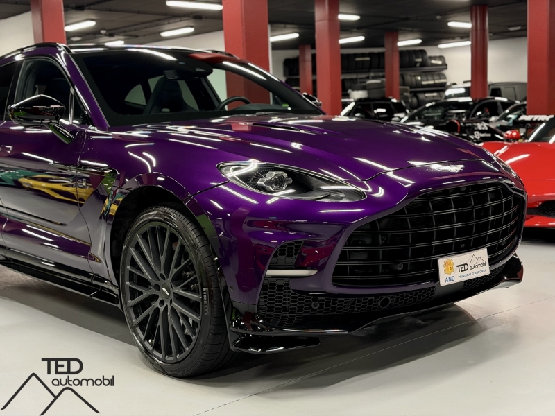 Aston Martin DBX 707