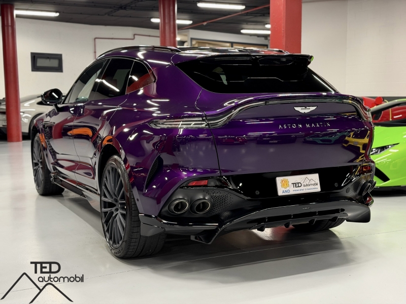 Aston Martin DBX 707