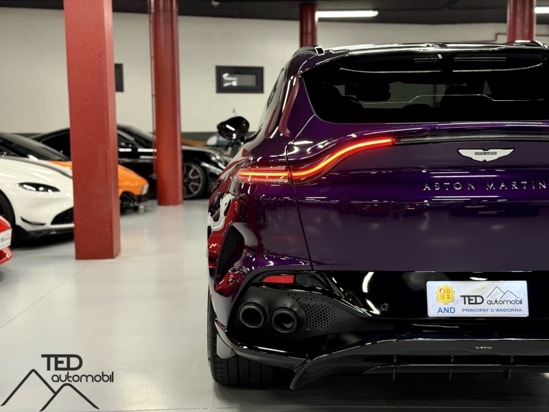 Aston Martin DBX 707