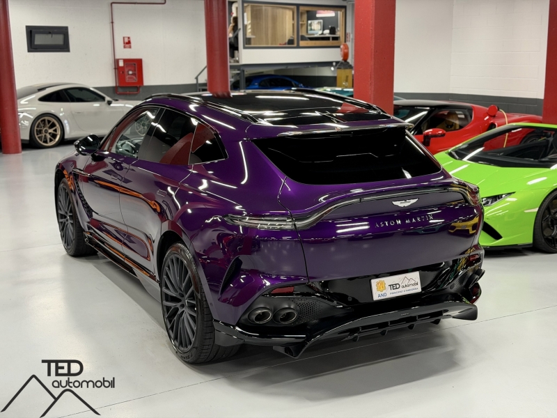 Aston Martin DBX 707