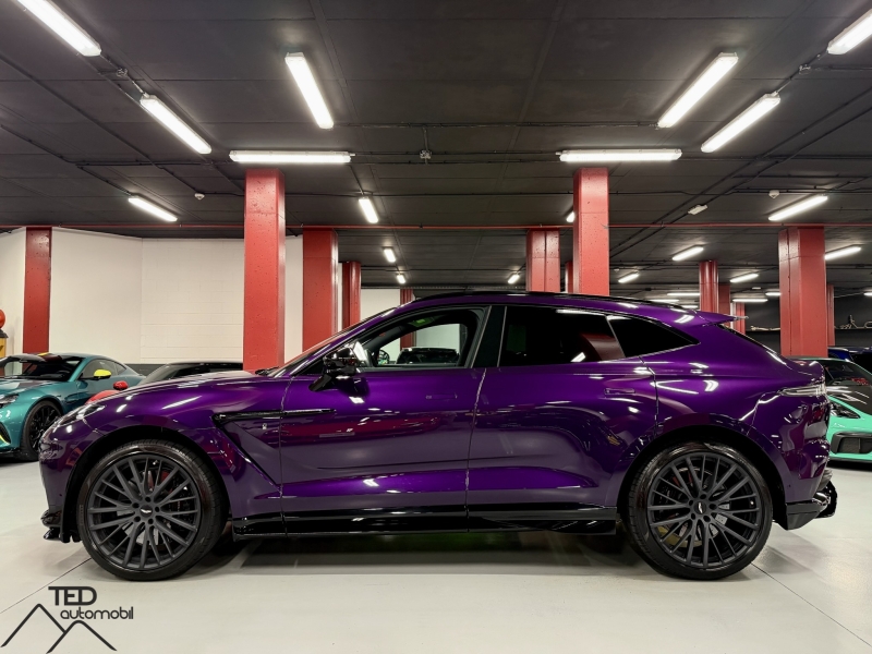 Aston Martin DBX 707