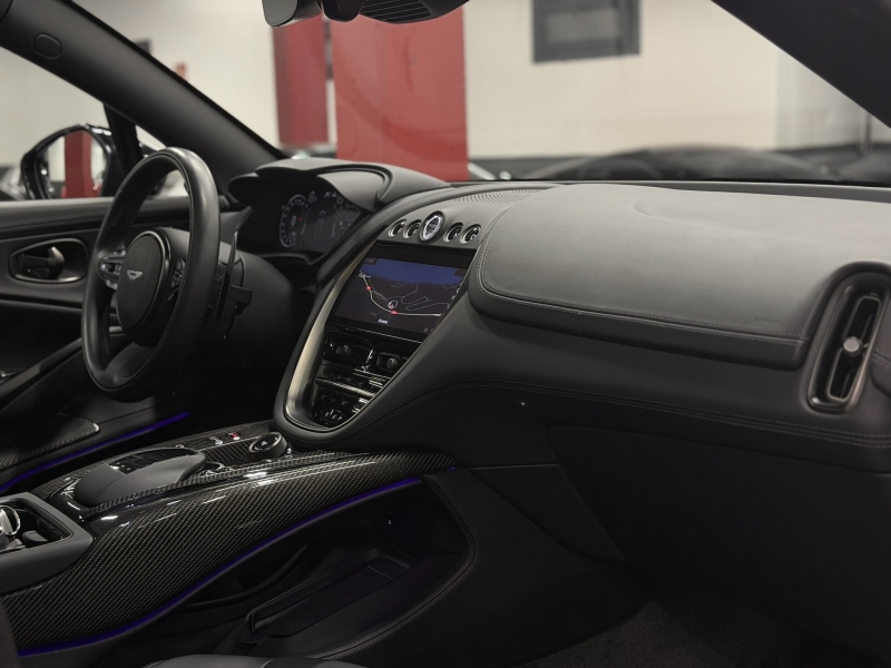 Aston Martin DBX 707