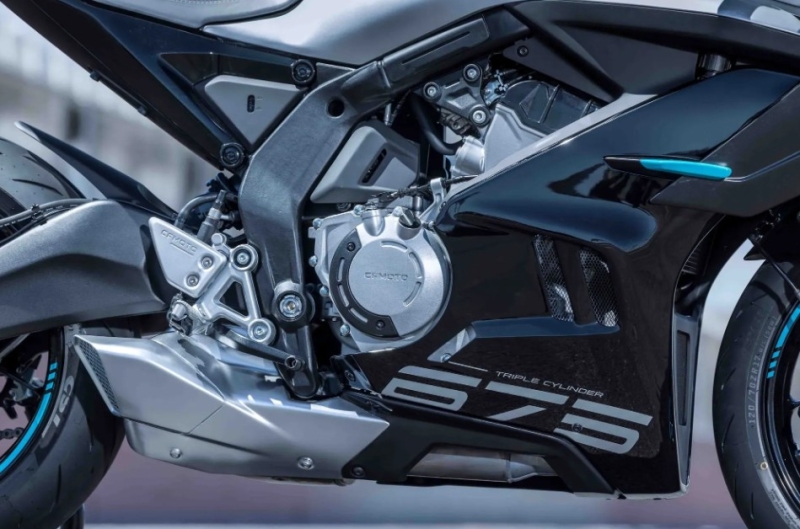 CFMOTO 675SR-R