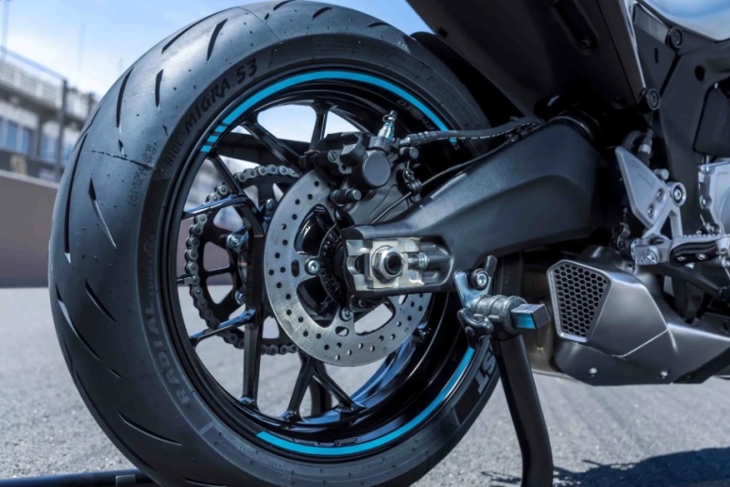 CFMOTO 675SR-R