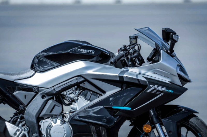 CFMOTO 675SR-R