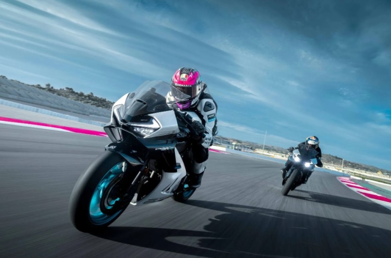 CFMOTO 675SR-R