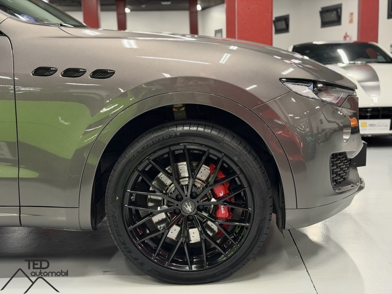 Maserati Levante SQ4 430cv