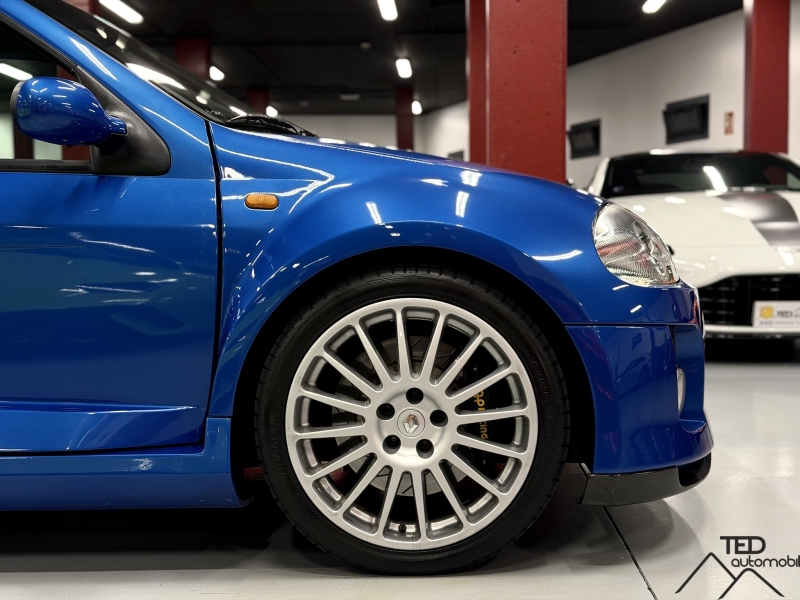 Refurbished Clio V6 Phase 1