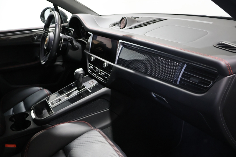 PORSCHE MACAN GTS