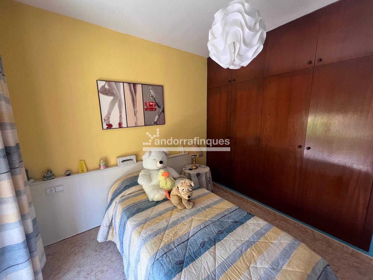 Corner terraced house with sea views 2 minutes from the beach