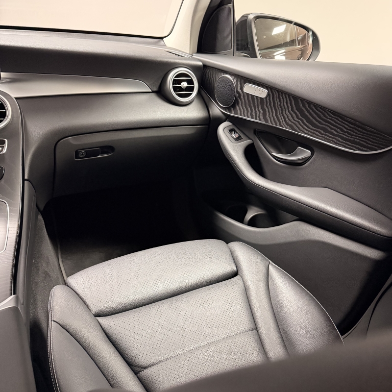 MERCEDES-BENZ GLC 300D