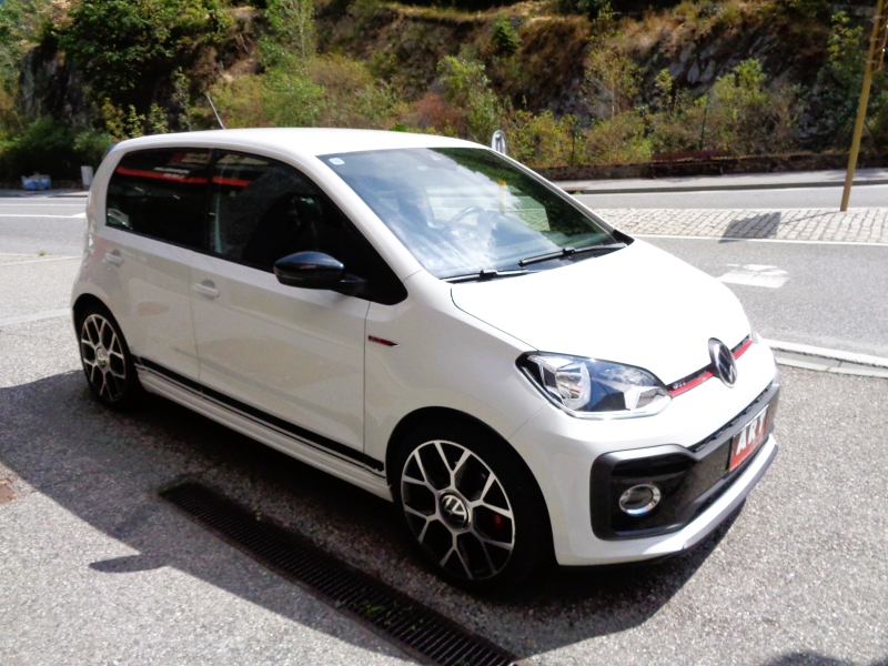 VOLKSWAGEN UP! GTI