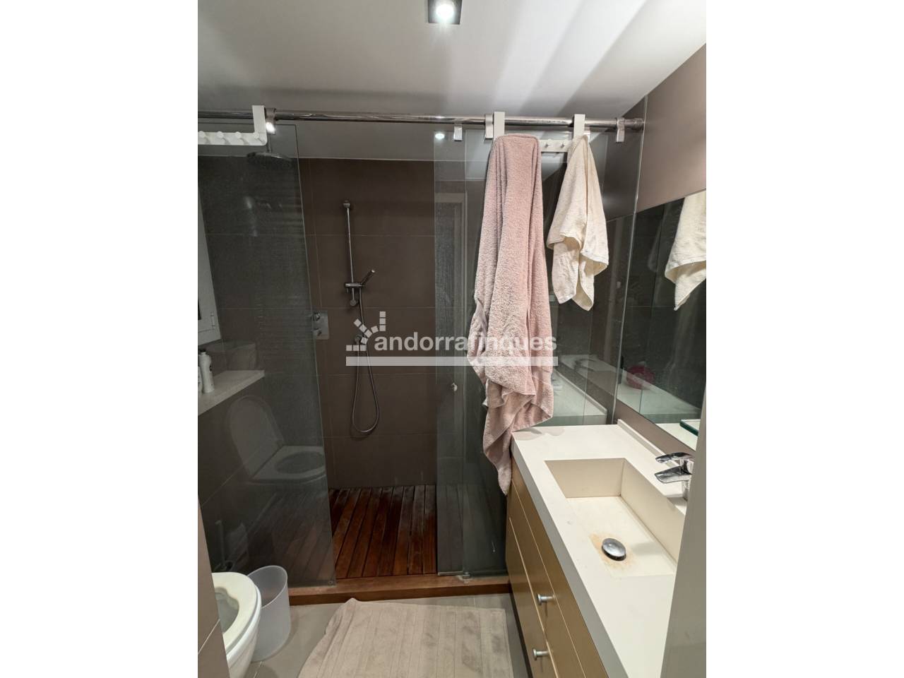 Light, spaciousness and exclusivity in one of the best areas of Barcelona