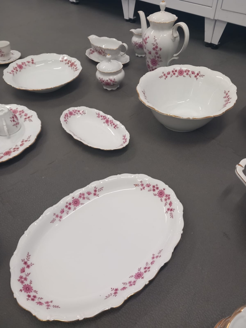 Vessel set of 57 pieces