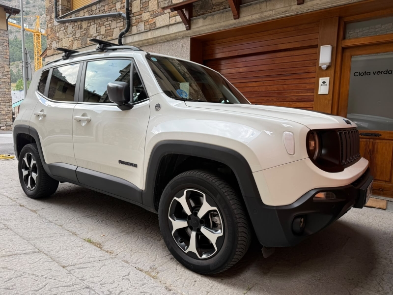 Jeep Renegade Trailhawk 4xe 240 CV AWD | Flawless