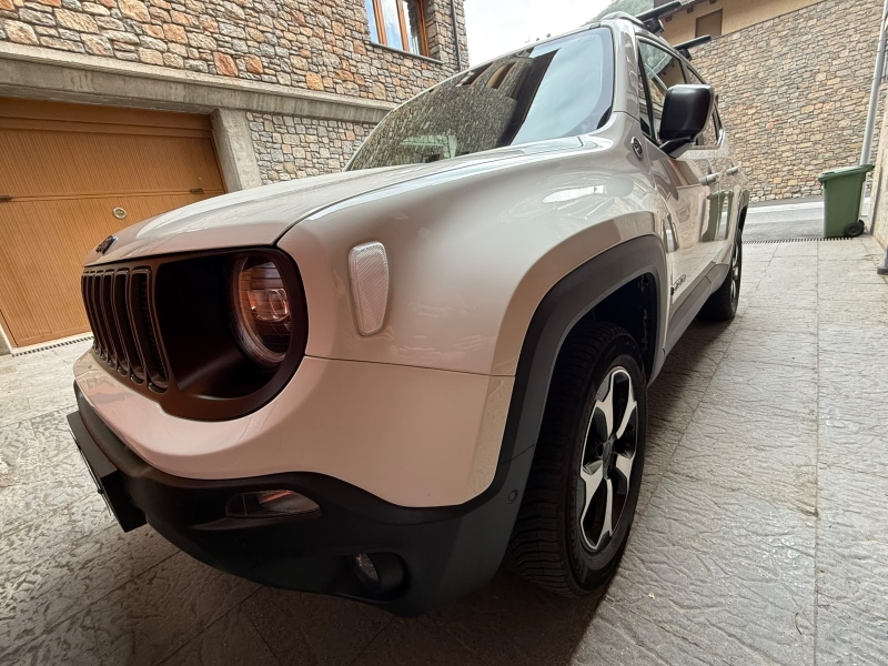 Jeep Renegade Trailhawk 4xe 240 CV AWD | Flawless