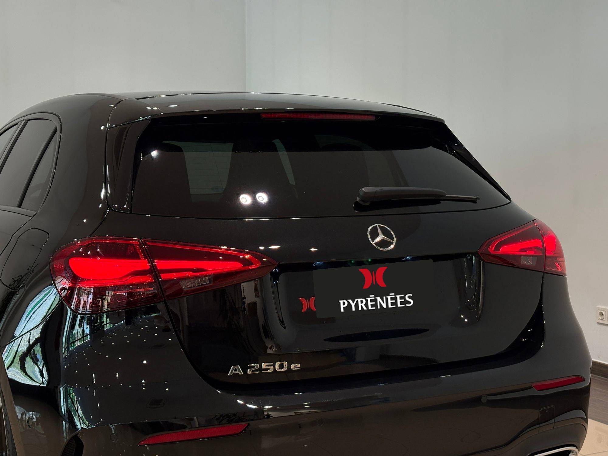 Mercedes-Benz A 250e