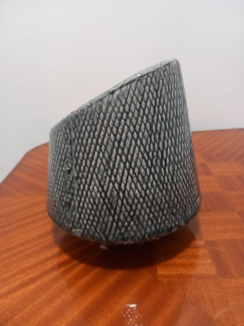 Cache-pot in terracotta – Asymmetrical lines & Gray bleuté